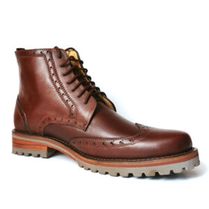 Botines de cuero peruano.